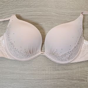 Victoria's Secret Padded Push-Up Bra. 34B